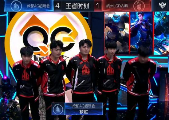 蓝宝石EDGE AI MAX 395迷你主机发布支持多机扩展与高速无线网络